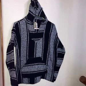 Black and White Patterned Rug Hoodie Jacket (S)‎